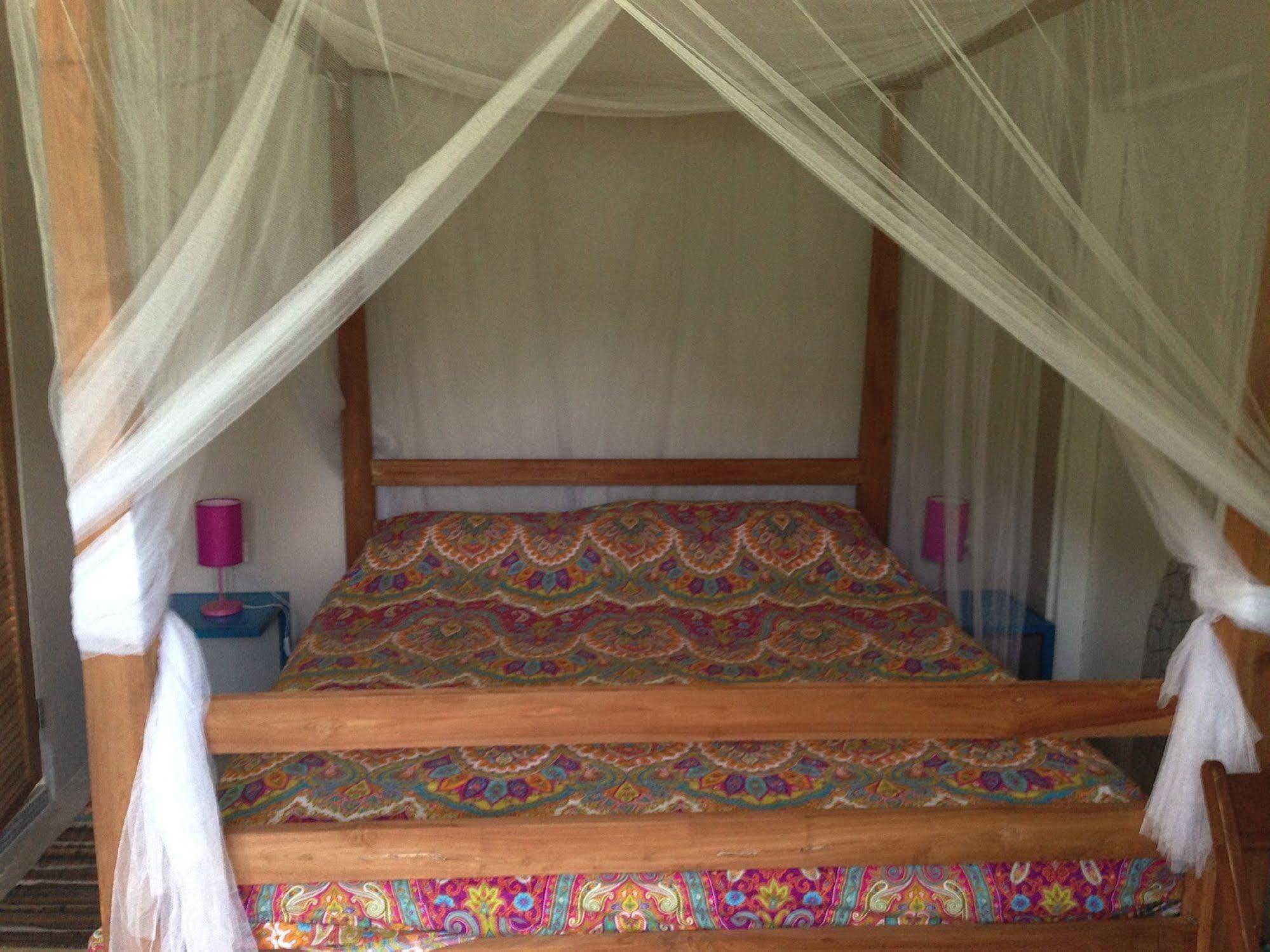 Vicky'S Keys Hostel Upper Prince's Quarter Ngoại thất bức ảnh