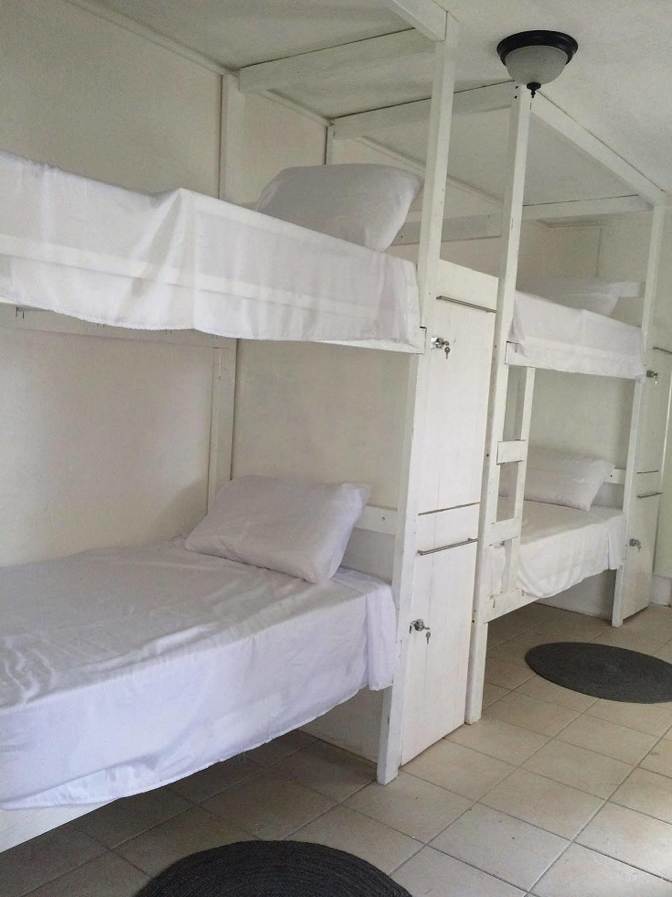 Vicky'S Keys Hostel Upper Prince's Quarter Ngoại thất bức ảnh